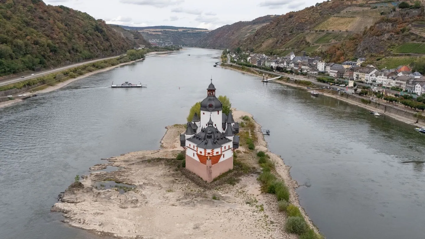 Niedrigwasser am Rhein: Keine Entwarnung – Pegel dürften erneut sinken