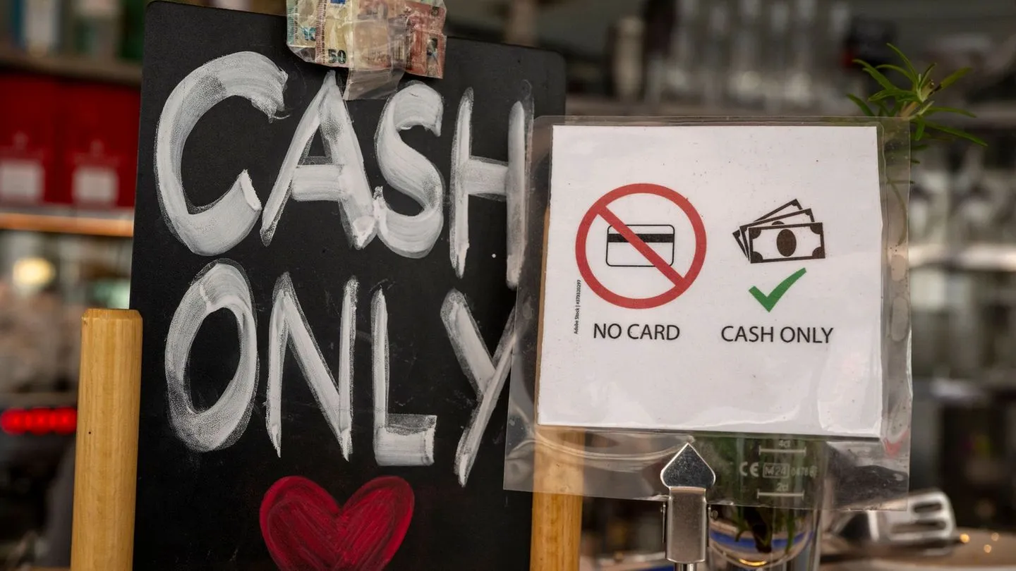 Schluss mit „Cash only“: Finanzministerium will Kartenzahlung zur Pflicht machen