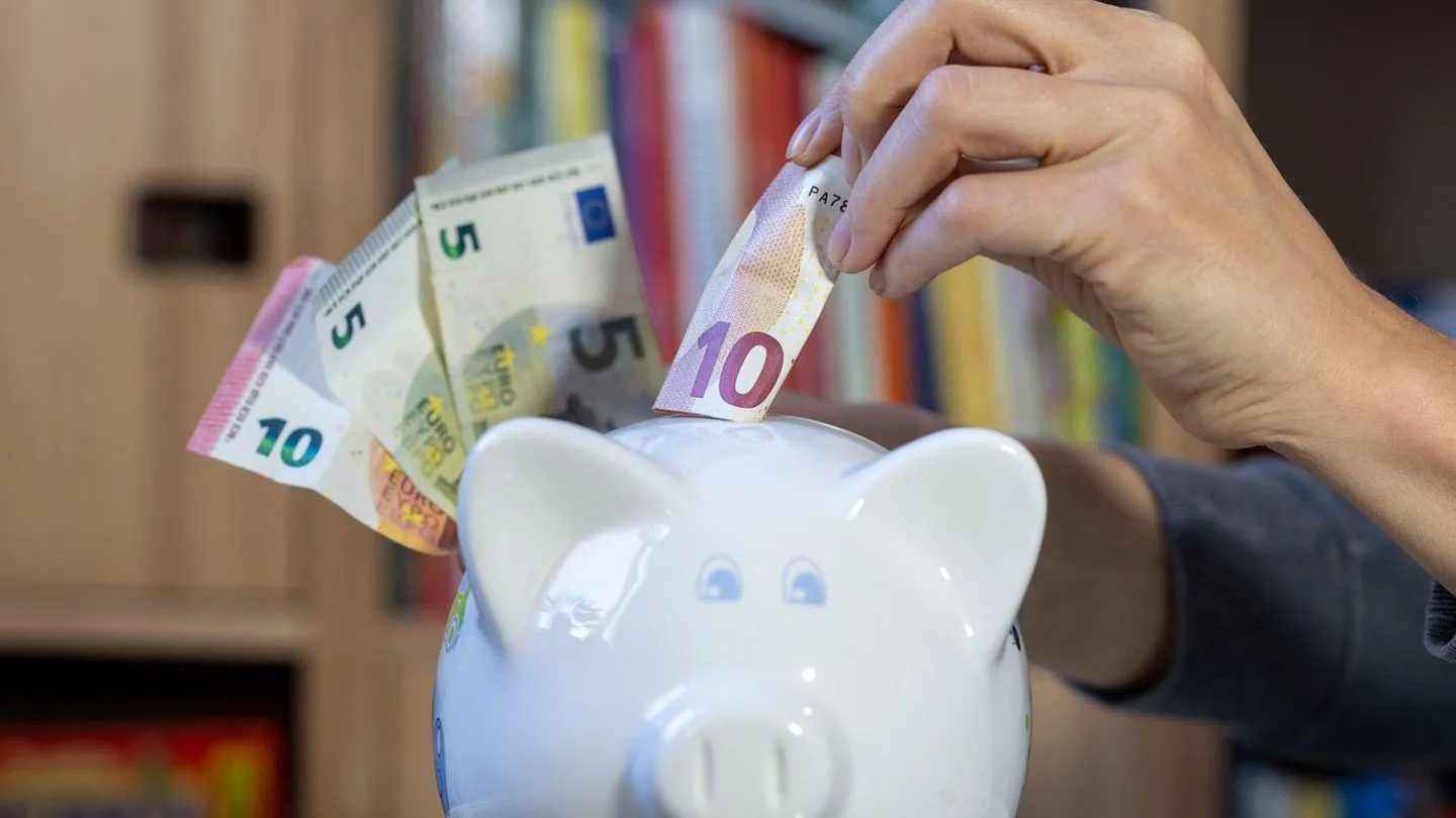 Bruttosparquote: Nur die Schweizer legen noch mehr zurück als die Deutschen