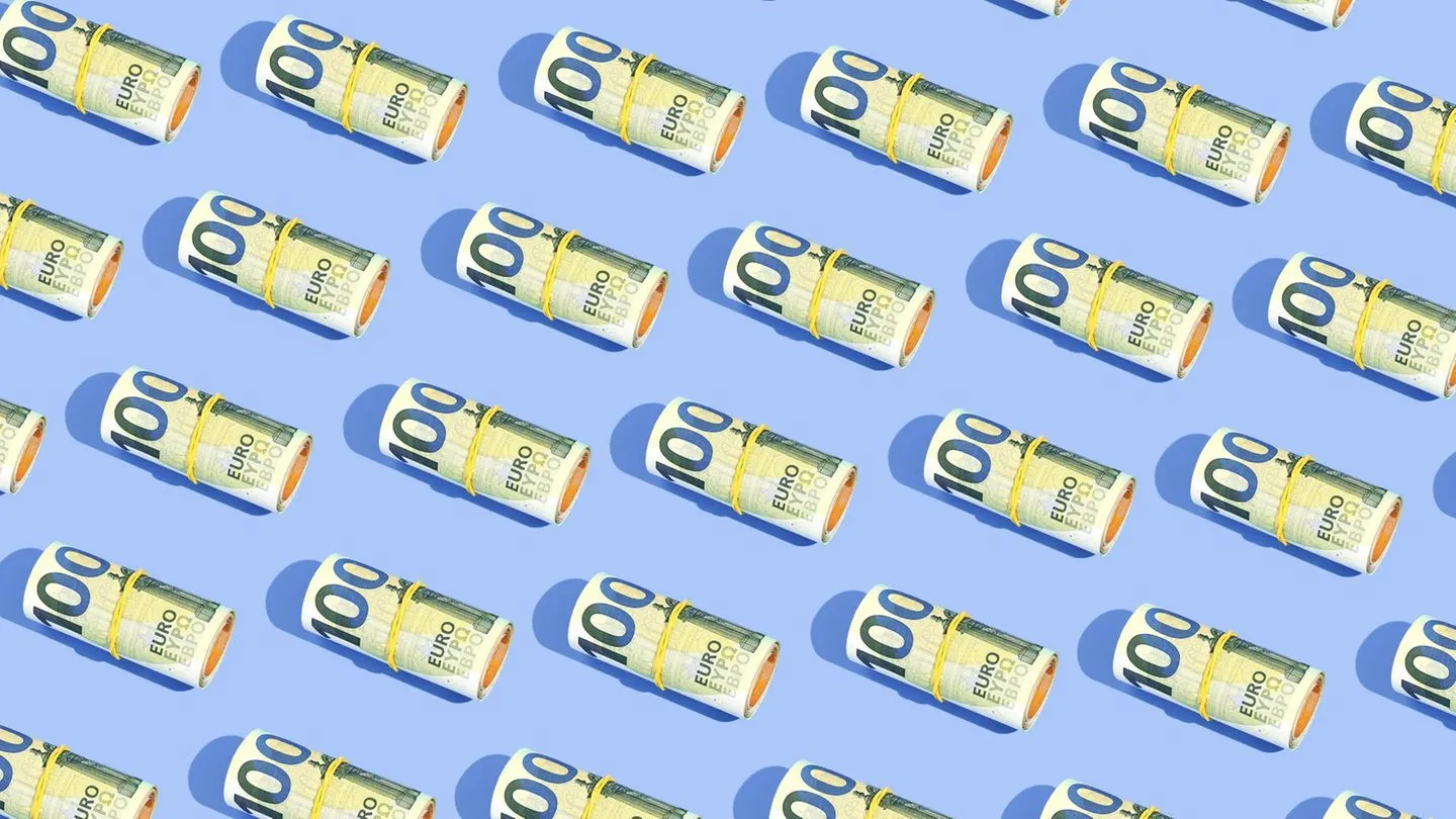 Schätzen Sie mal: Bis zu 2.700.000 Euro – so viel verdienen Abgeordnete nebenbei