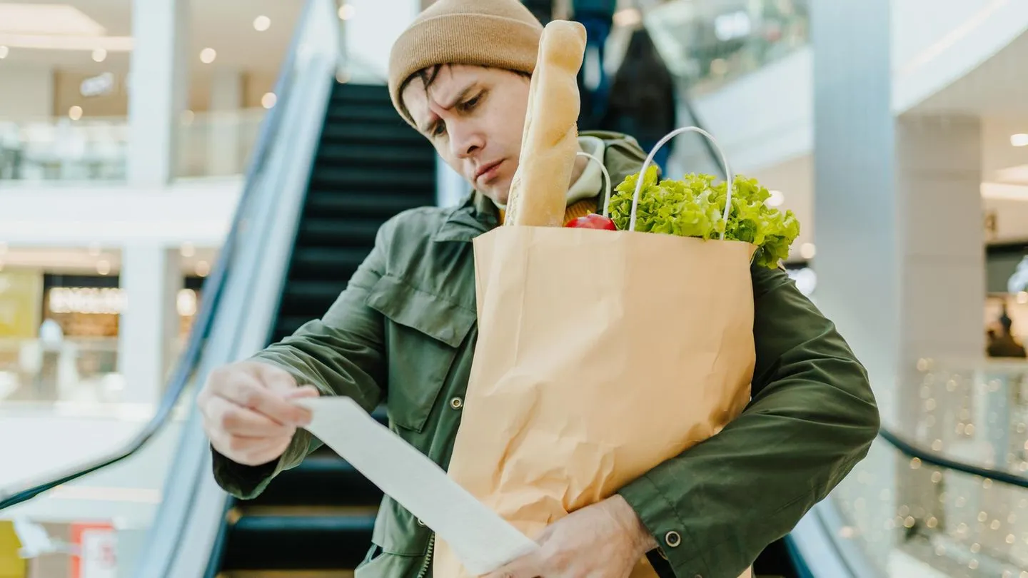 Einkaufen im Supermarkt: Warum Sie gerade montags besonders genau Ihren Kassenzettel prüfen sollten