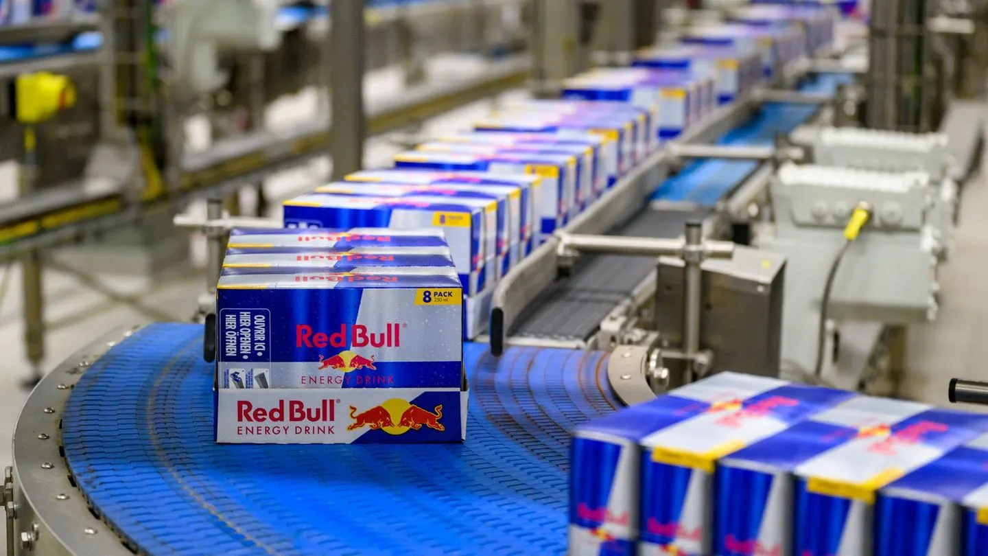 Streit um neues Dosenwerk: Grüne Liga klagt erneut gegen Red-Bull-Pläne